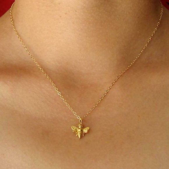 New Gold Bumble Bee Dainty Necklace - Picture 10 of 12
